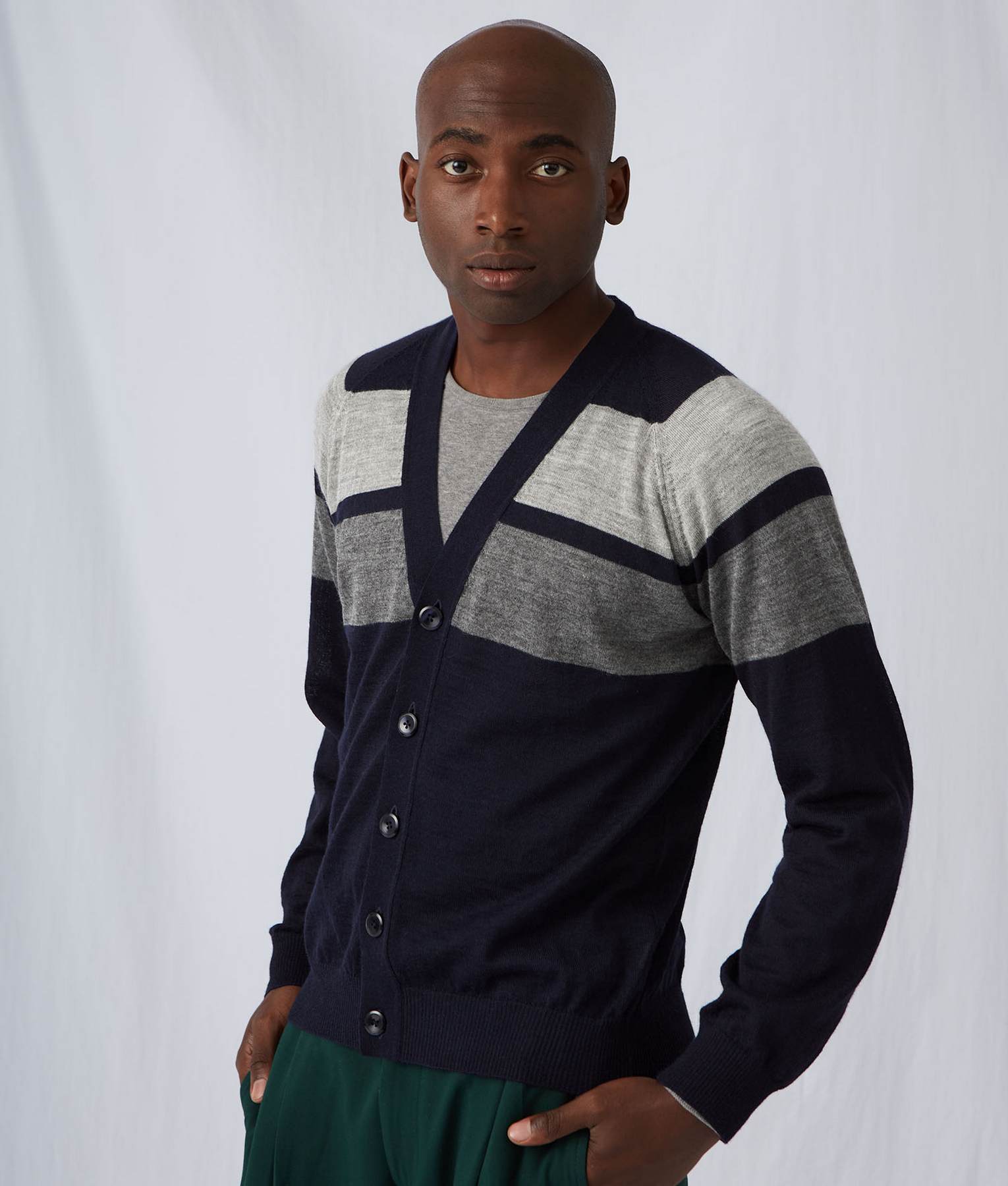 Men's Intarsia V-Neck Cardigan