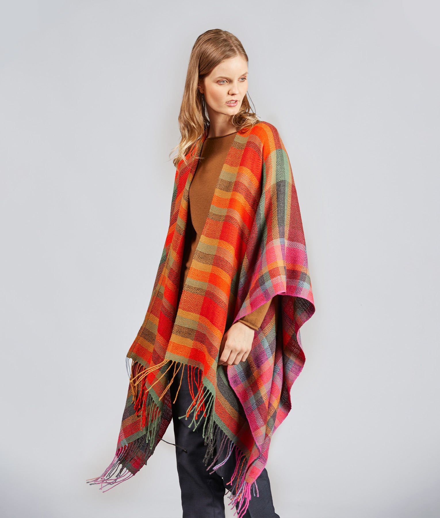 Geoespigas Check Print Cape